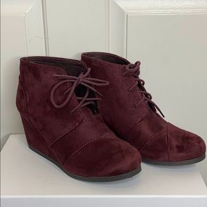 BRAND NEW - deep purple wedge shoes
